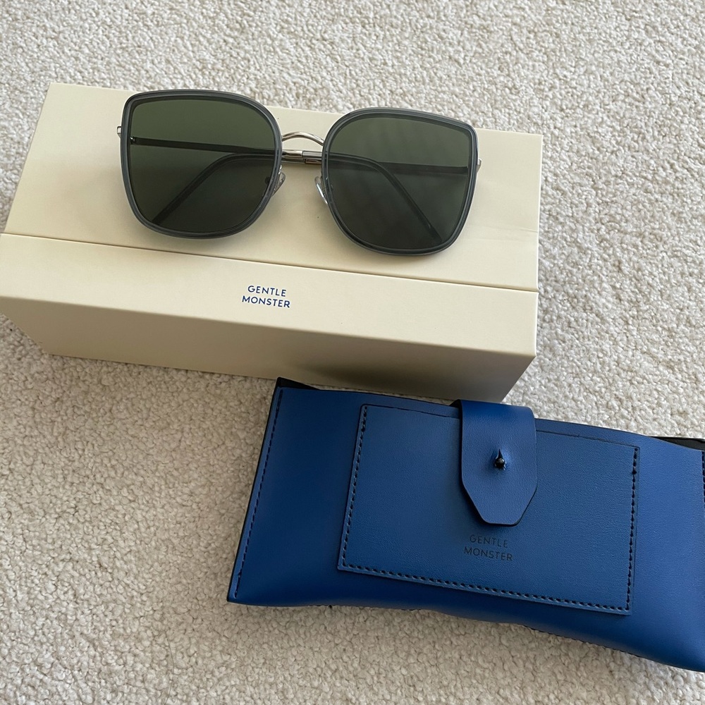 Gentle Monster Sunglasses BiBi in Gray